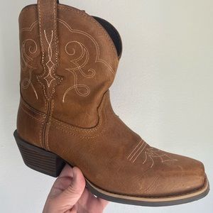 JUSTIN Women’s Square Toe Western Boots - Size 8.5